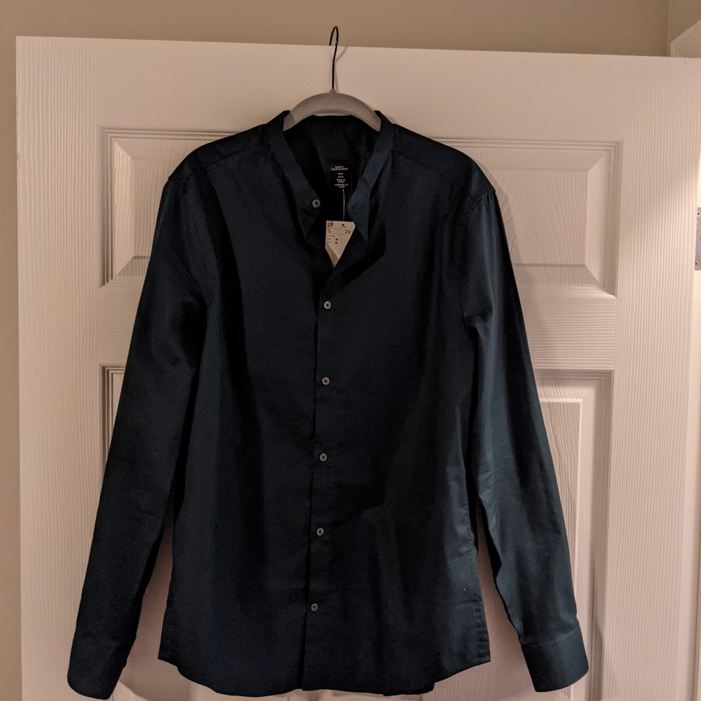 Green H&M shirt